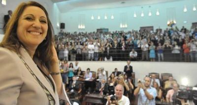 M�nica Fein neg� "un pacto" con el PRO para que no le revoquen los superpoderes