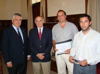 El intendente Ismael Passaglia se reuni� con el Director del IAS