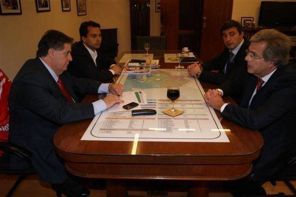 LUJ�N - REUNI�N DEL DR. LUCIANI CON EL MINISTRO DE SALUD, DR. ALEJANDRO COLLIA