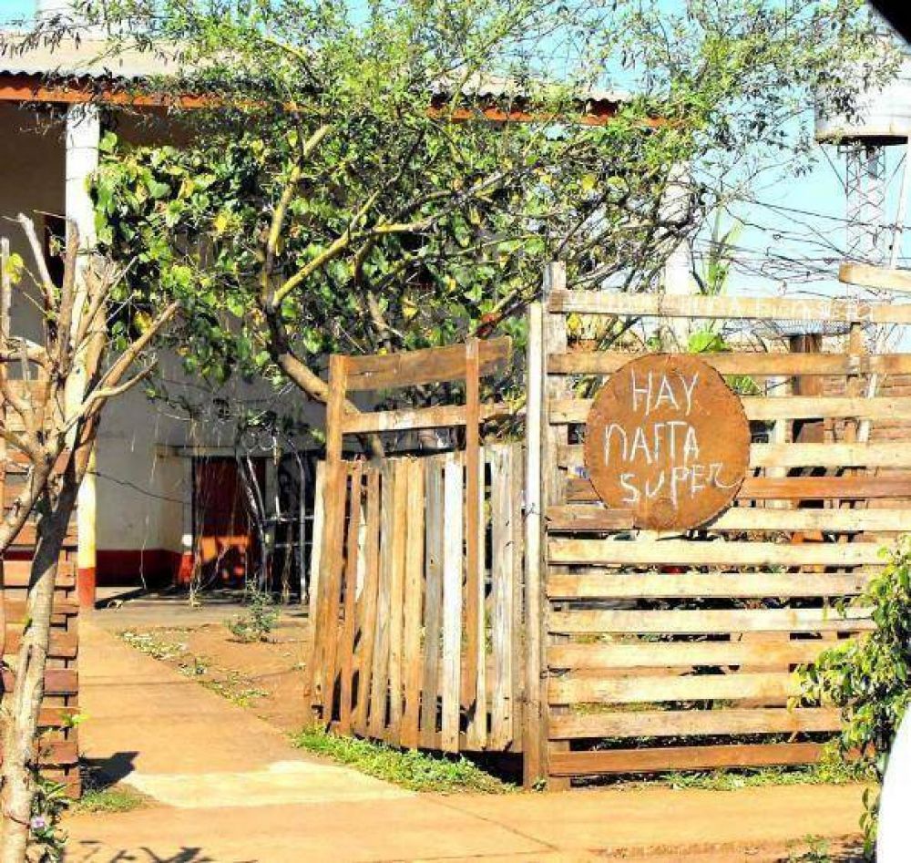 En barrios posade�os se vende nafta a $9