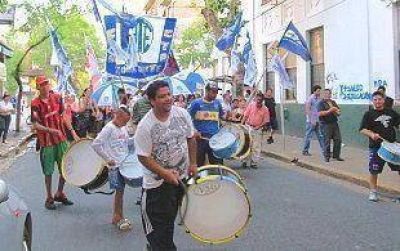 Marcha y movilizaci�n de municipales de San Fernando al Concejo Deliberante