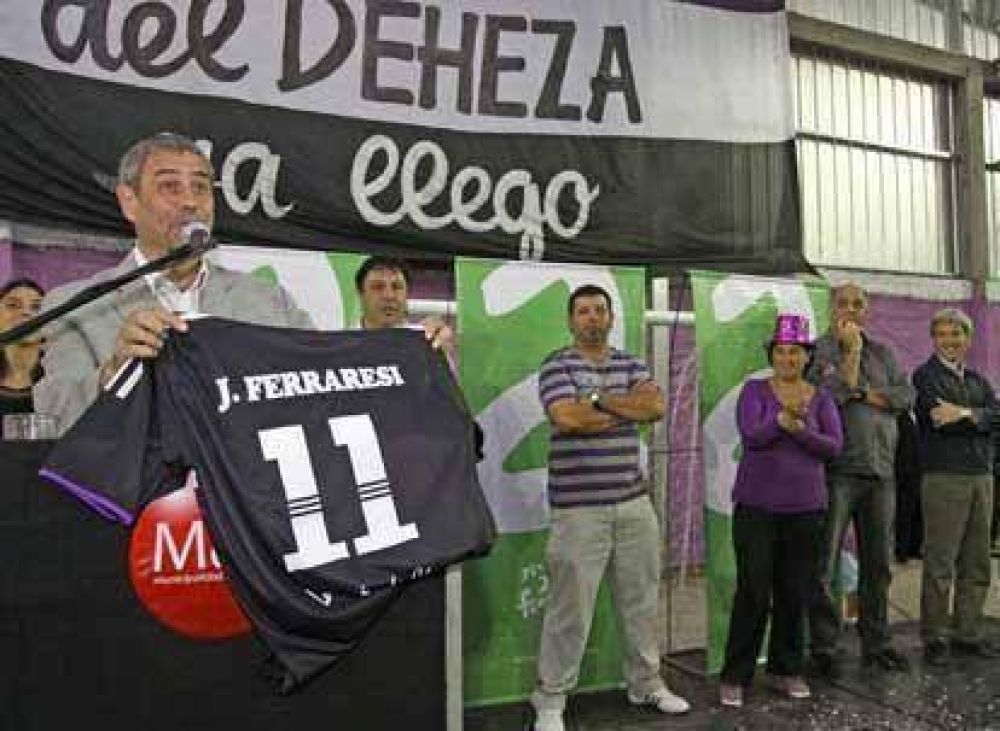 Ferraresi inaugur� obras en la Junta Vecinal Deheza de Dom�nico