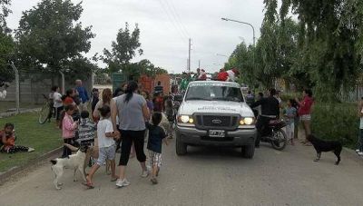 Pap Noel recorri los barrios de Ensenada