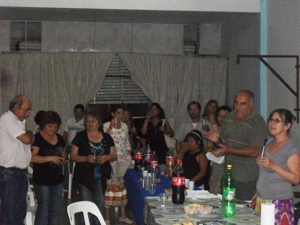 Docentes de varias localidades realizaron un brindis de fin de a�o