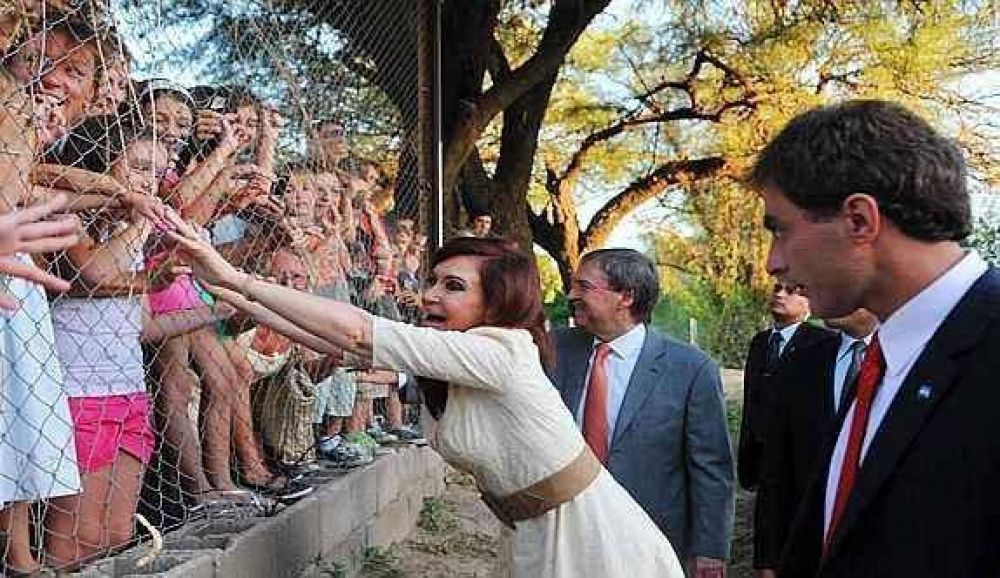 Cristina intenta reflotar la Concertaci�n