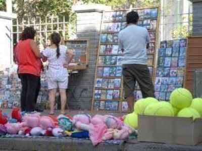 Comerciantes piden que los vendedores ambulantes dejen las veredas
