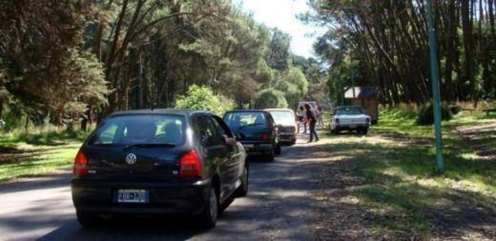Sin control municipal, el festejo navide�o en Laguna de los Padres transcurri� en medio del caos