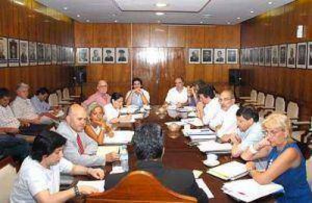 A pesar del a�o electoral el gobierno no dejar� de gestionar dijo Peppo luego de reuni�n de Gabiente 