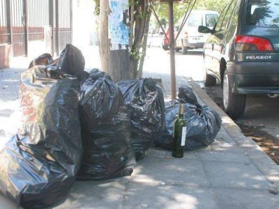 QUILMES: La ciudad amaneci� repleta de basura