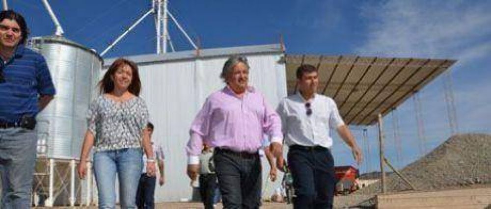 Bosetti encabez� jornada de trabajo e inspeccion� obras en Famatina