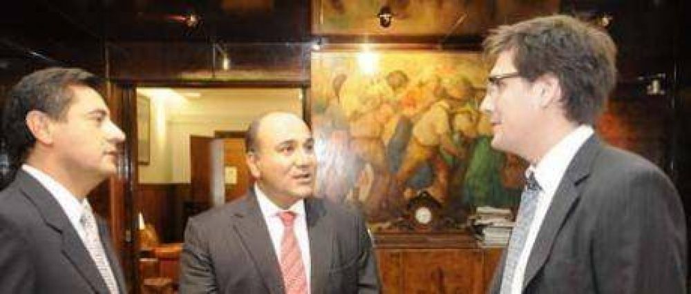 Autoridades de Salud delinearon con Manzur acciones para el 2012