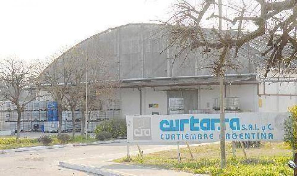 Los trabajadores de Curtarsa cobraron el Repro