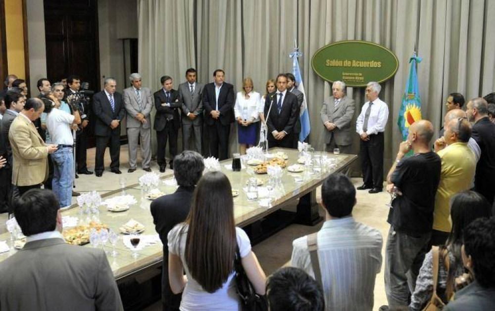 Scioli comparti� un saludo de fin de a�o con periodistas acreditados en casa de gobierno