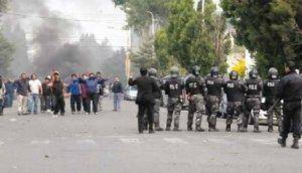 Peralta no logr� imponer el ajuste en Santa Cruz y se profundiz� la crisis