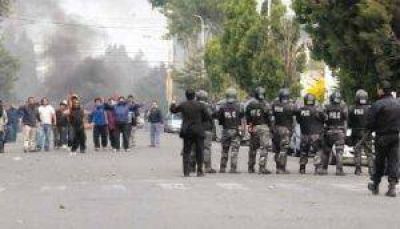 Peralta no logr� imponer el ajuste en Santa Cruz y se profundiz� la crisis