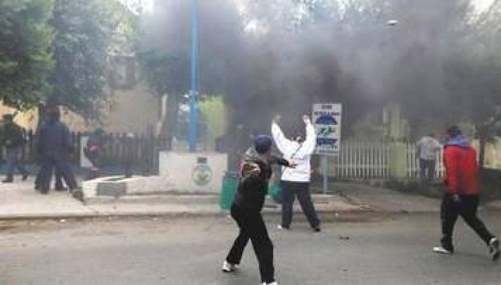 Crisis en Santa Cruz: Peralta pidi� votar un ajuste y La C�mpora abandon� el gobierno