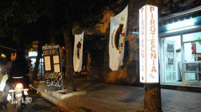 Globos: comerciantes dicen que habr�a que prohibirlos antes
