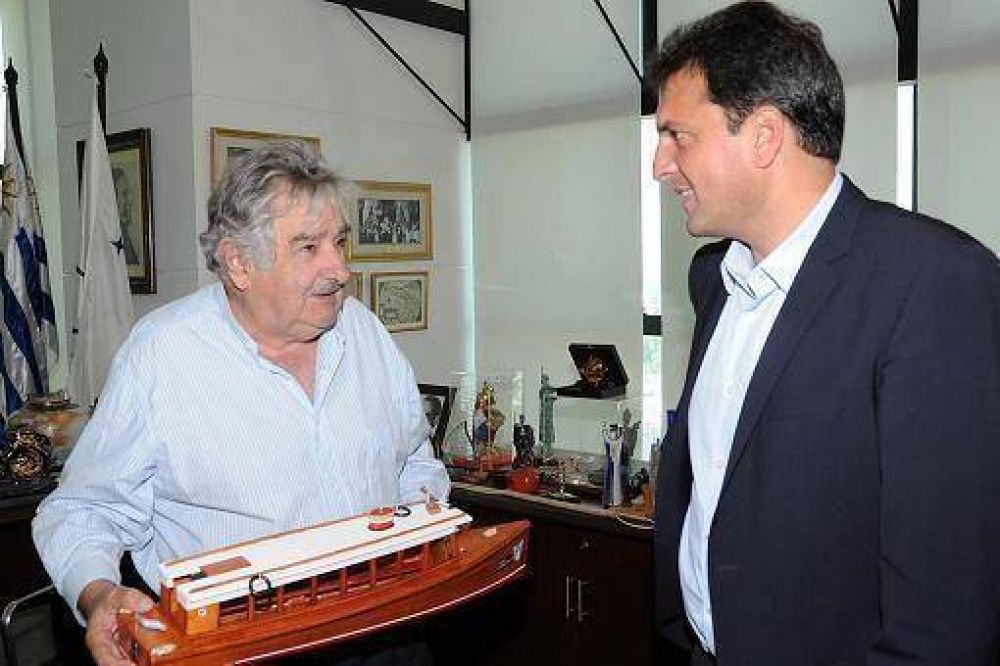 Massa se reuni� con Mujica