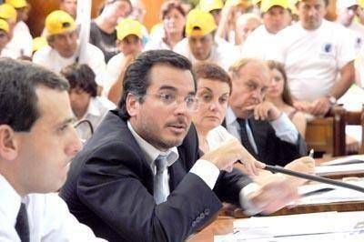 Habilitan al Ejecutivo a abrir el proceso de licitaci�n de la ex Terminal de �mnibus