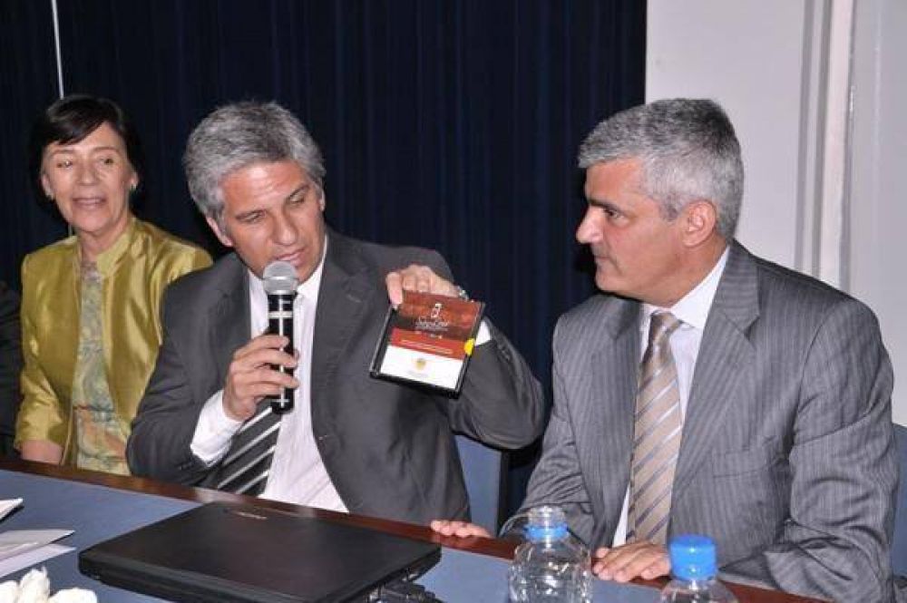 El Gobernador particip� de la presentaci�n de un informe sobre la inversi�n en San Luis
