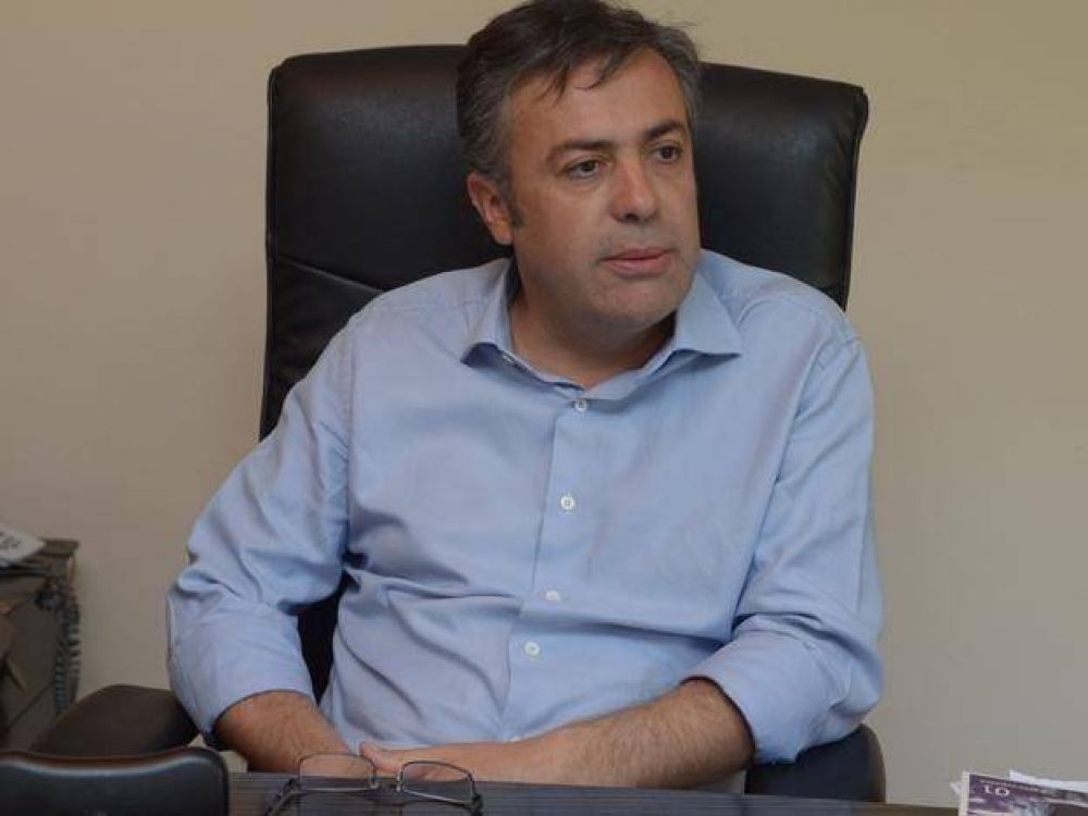 Cornejo dijo que la restricci�n vehicular en Ciudad complicar� a otros departamentos
