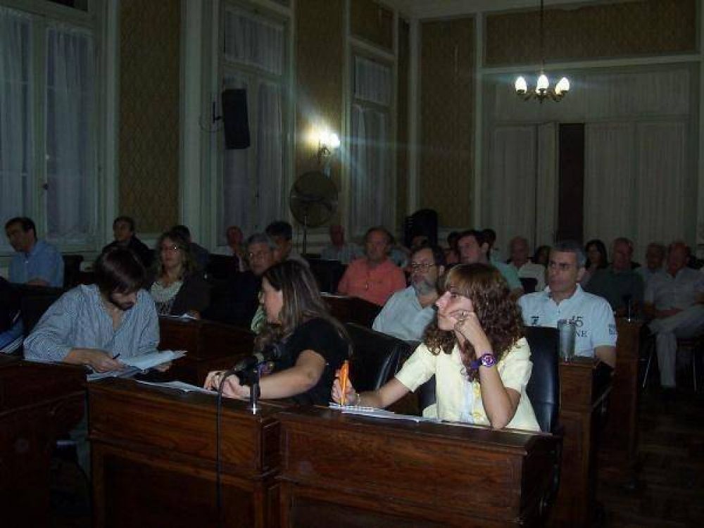 Cay� la sesi�n de concejales y mayores contribuyentes