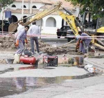 Cloacas: otra vez un ca�o roto en la Libertador
