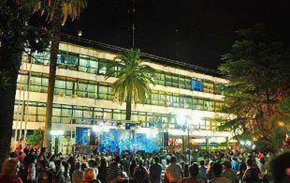 San Mart�n despidi� el a�o con shows al aire libre