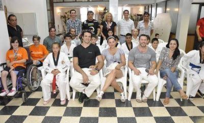 Deportistas locales visitaron y agasajaron a la Intendente Municipal Stella Giroldi