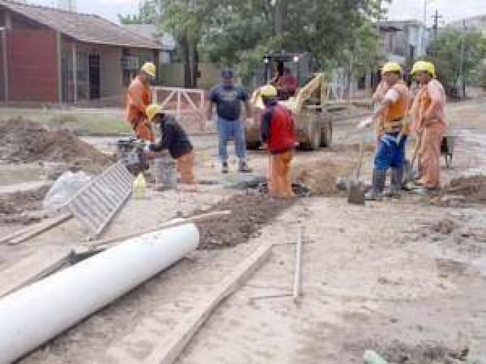 Con un colector, conectar�n en San Jos� a 25 mil vecinos a las cloacas