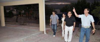 El gobernador visit� obras en iglesia San Jos� de Cochangasta