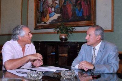 Barrionuevo se reuni� con el Intendente de ciudad Perico 