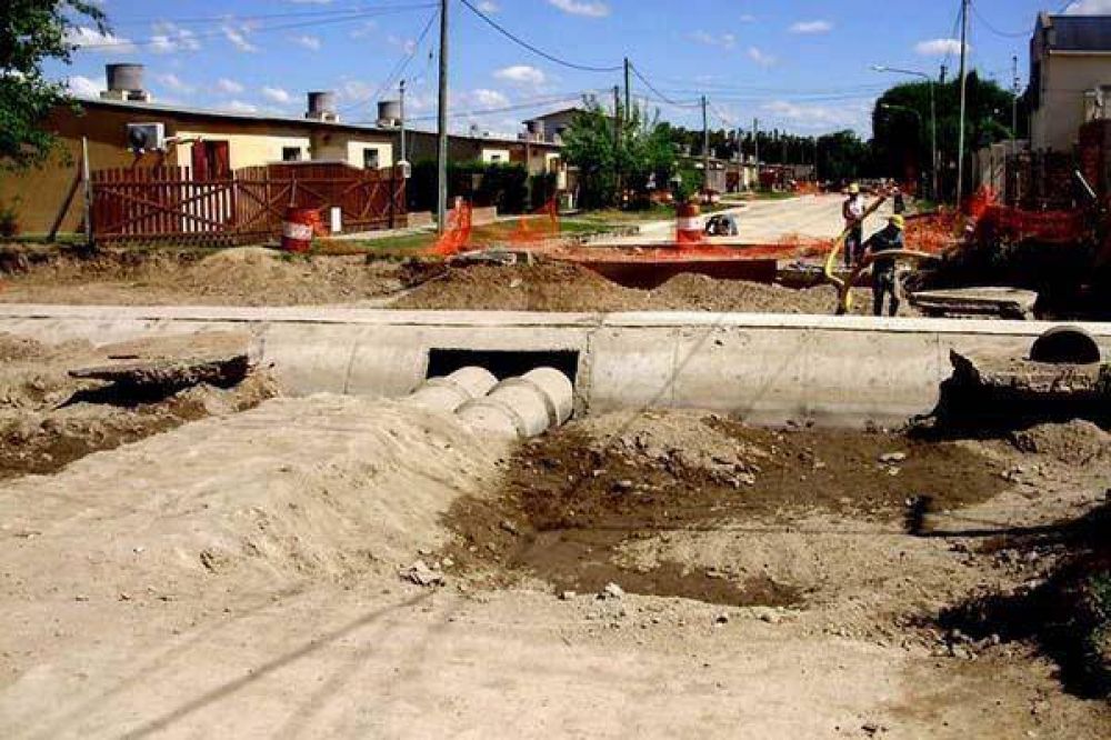 De a poco van vinculando barrios que sufr�an la falta de cloacas 
