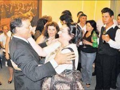 Ponce dijo que cambiar� todas las luminarias de la ciudad