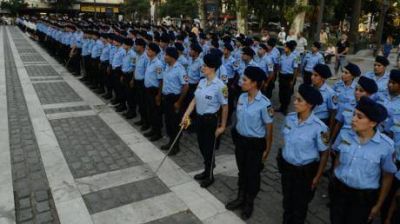 En 6 a�os, 10 mil polic�as m�s