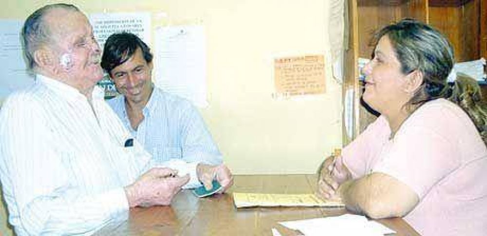 Tarifa el�ctrica: Usted tiene raz�n, pero pague primero