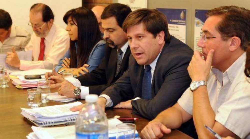 Preocupan a la oposici�n los �superpoderes� para el gasto que pide P�rez