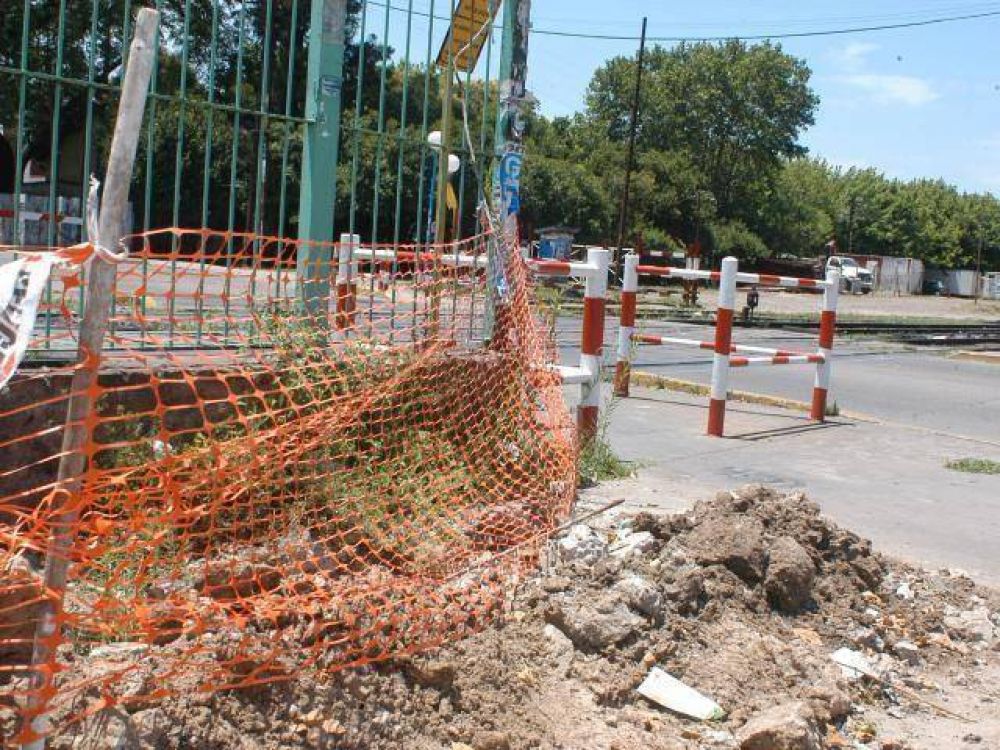 QUILMES: Obras previas en el bajo v�as