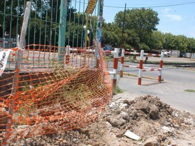 QUILMES: Obras previas en el bajo v�as