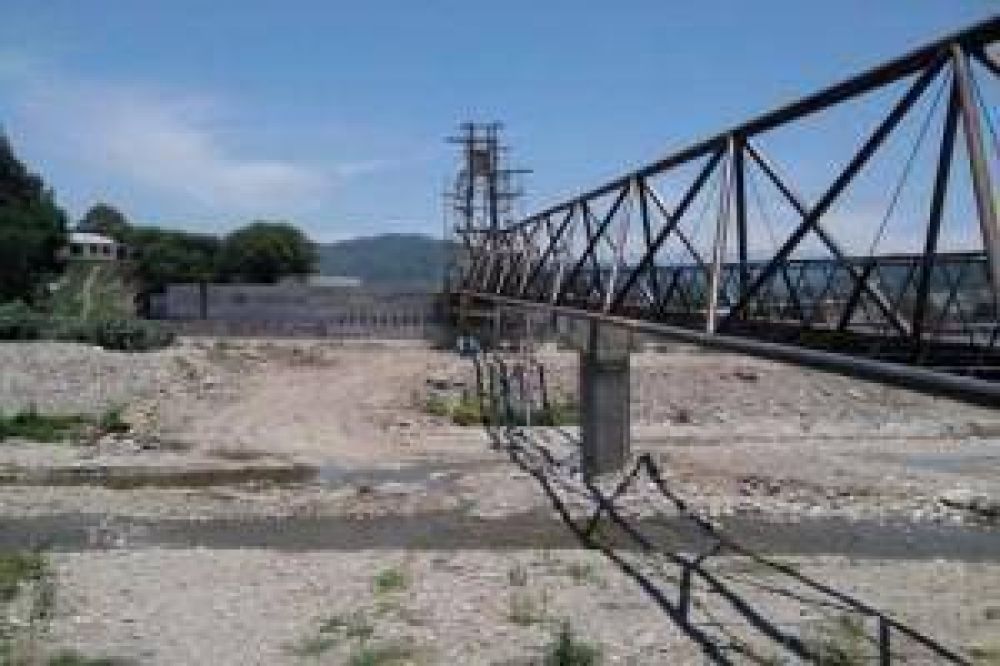 Funcionarios del IVUJ recorrieron obras ejecutadas por el Pro.Me.Ba en Punta Diamante