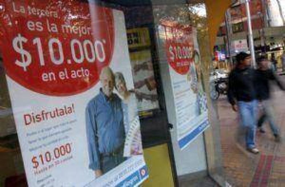 A pesar de la crisis, los que menos ganan contin�an endeud�ndose