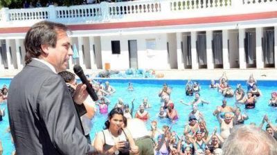 UCR responde a la oposici�n: �Ac� no hay puesta en escena, la plata no est�