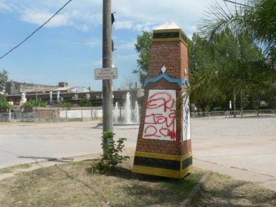 Las �aguas danzantes� desplazaron al reloj de sol en la costanera 