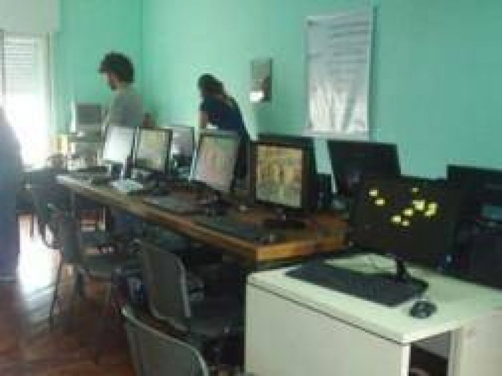 Quilmes: Inauguraron un Centro de Capacitaci�n Inform�tica gratuito