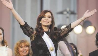 Operan hoy a Cristina de un c�ncer de tiroides y Boudou asume la Presidencia