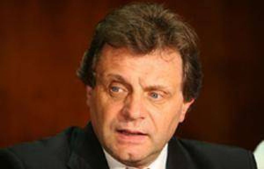 Pulti debi� vetar la pol�mica ordenanza sobre espect�culos en la v�a p�blica