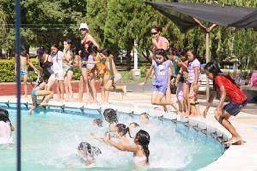 Centenares de ni�os ya disfrutan de la colonia de vacaciones