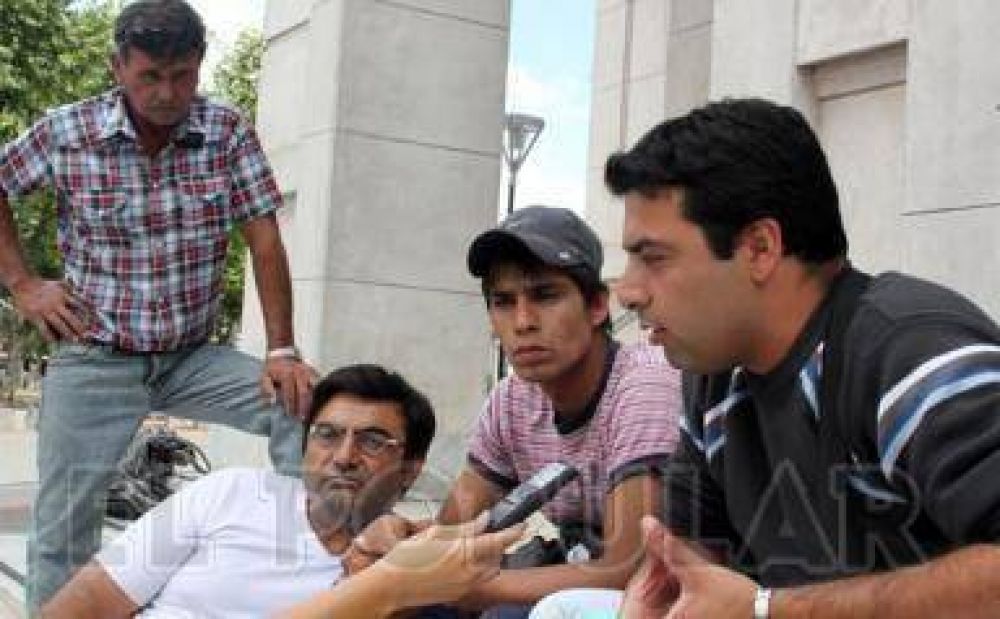 "Somos 15 familias viviendo en una incertidumbre total"