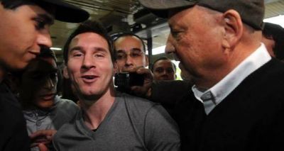 Los vuelos entre Rosario y Ezeiza se inauguraron con Messi de pasajero