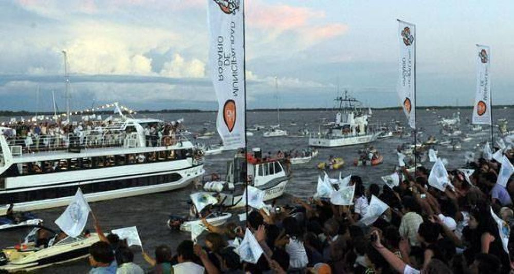 Lanzamiento oficial de la Caravana de los Deseos por el r�o Paran�